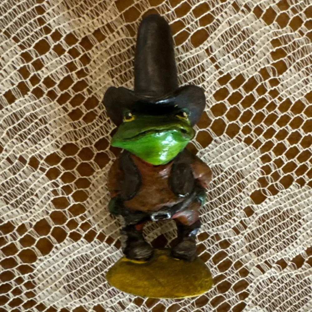 Vintage Collectible Enesco Annette Little The Cowboy Frog Western 1980 Funny